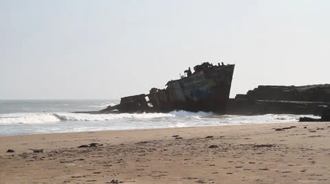 An old shipwreck Vídeos de archivo 24714017
