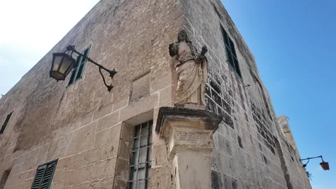 Old statue of Jesus with cross Stock-Footage 317119101