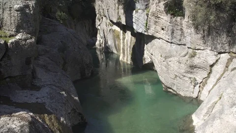 Old stone bridge over the river Video stock 104832834