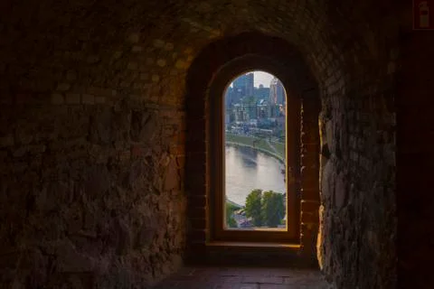 Old stone window view on old town of Vilnius, Lithuania Foto stock