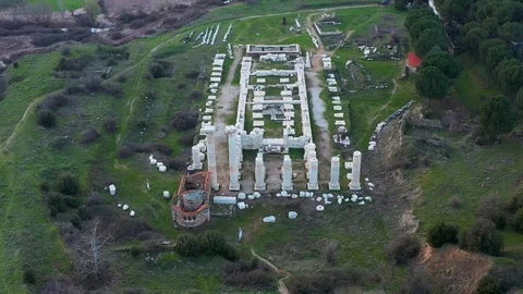 Old Structure and Greenery Aerial View Vídeo Stock 122360936