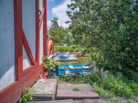 Old-style boating station with Soviet times boats and battleboats. Foto stock