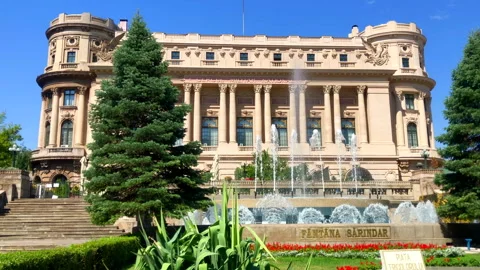 Old style building. Neoclassical architecture. Bucharest, Romania. Vídeos de archivo 253555800