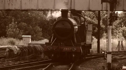 Old style shot of Steam train Stock-Footage 39890666