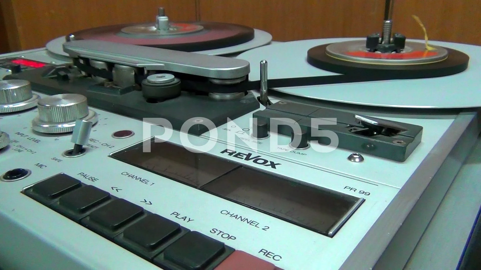 Old tape recorder REVOX PR99, Stock Video