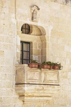 Old textured wall with window Fotos de archivo
