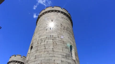 The old tower and patch of reflected light. Vídeo Stock 49718213
