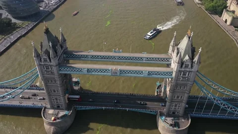 Old Tower bridge spanning River Thames and cityscape Video stock 161188434