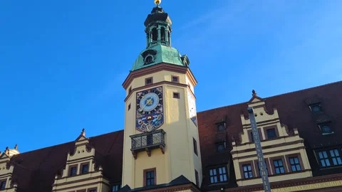 Old Town Hall on Marktplatz in Downtown Leipzig, Germany, Historic Building and Vídeo Stock 295798593