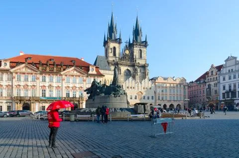 Old Town Square, Prague, Czech Republic. Tyn Church, monument to Jan Hus Foto stock