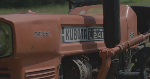 Old Tractor 6 Stockbeeldmateriaal 134166809