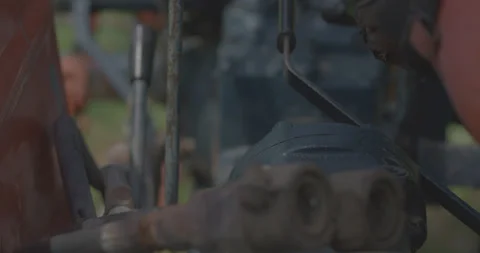 Old Tractor 7 Stockbeeldmateriaal 134166781