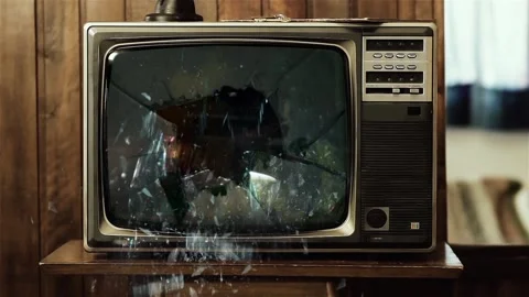 Old TV Set with Green Screen Explodes. Video stock 118500907