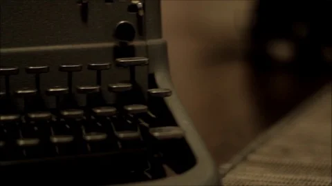Old typewriter dark panning shot 스톡 동영상 71663635