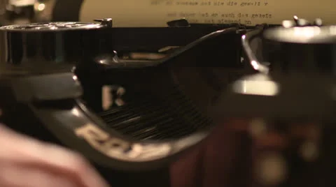 Old typewriter Stock-Footage 25305096
