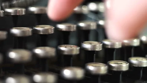 Old typewriter keyboard 4K Vidéo 146484590