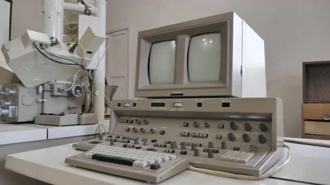 Old Vintage Computer 80S 90S. Retro Technology In Research Lab 스톡 동영상 157992569