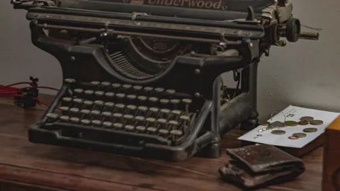 Old vintage typewriter 5 Видео 151227088