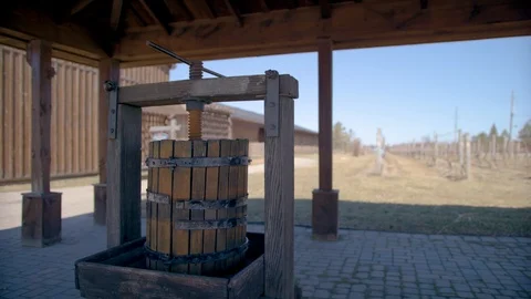 Old Water Well Видео 107274302