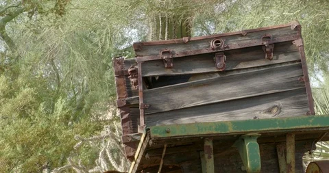 Old west wagon in the desert Stock Footage 101129697