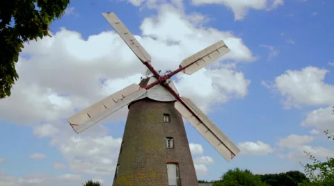 Old windmill against the sky Vidéo 68156674