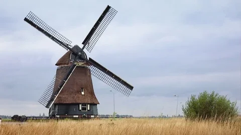 Old windmill in Volendam, Netherlands 스톡 동영상 75694007