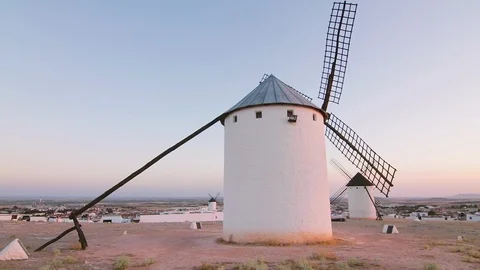 Old windmills in the sunset at La Mancha, Spain, the land of Don Quixote Vidéo 107271133