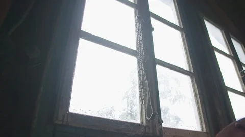 Old windows in abandoned house Vidéo 89533445