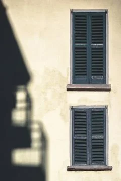 Old windows Stock Photos