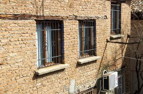 Old windows Stock Photos