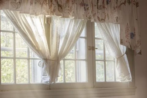 Old windows Stock Photos