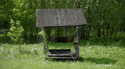 Old wooden well Vídeos de archivo 11123953
