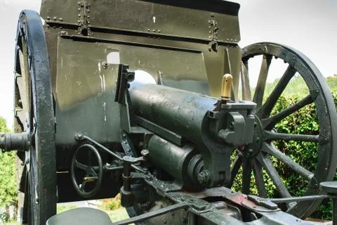 Old World War One weapons. Schneider - Putilov field cannon, 75mm FF caliber. Stock Photos