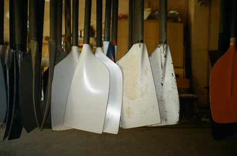 Old Worn Out Rowing Oars Stockfoto's