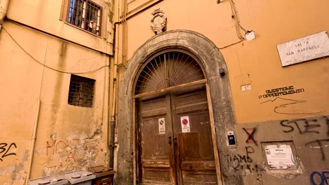 Old Yellow Building in Naples Vídeos de archivo 301746942