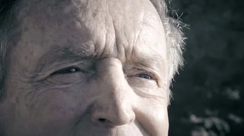 Older man looks up and thinks about past and future 스톡 동영상 48207944