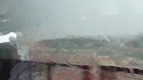 Oldman Watching Throw Bus Window Vídeo Stock 131346413