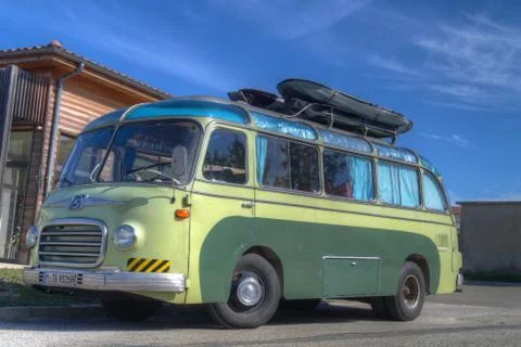 Oldtimer bus on a roadtrip Stock Photos