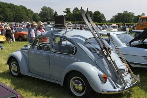  Oldtimer-Treffen - VW Käfer mit Skihalter Oldtimer beim Maxlrainer Oldie .. Stock Photos