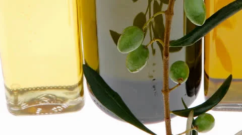 Olive oil with olives Vídeos de archivo 24693999