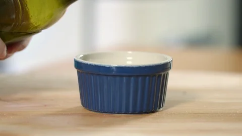 Olive oil pour Stock Footage 88243145