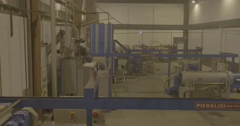 Olive transform process with rotating blades 스톡 동영상 143965196