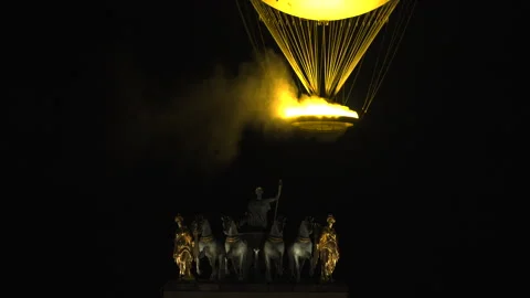Olympic Flame, Cauldron, Paris 2024 Olympic Games, August 5, 2024, France 库存影片 319649003