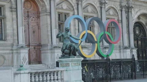 Olympic rings in front of Paris town hall Video stock 248844408