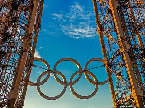 Olympic rings mounted on Eiffel tower for Paris 2024 写真素材