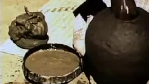 Oman shaping clay po Video stock 291039102