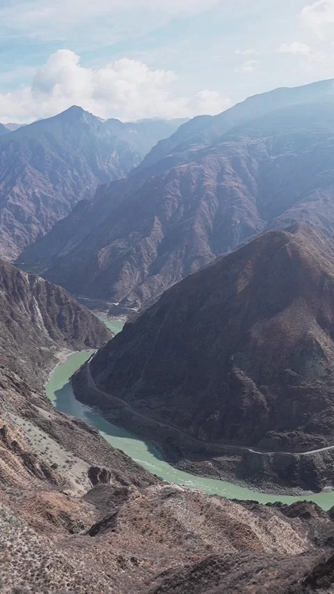 Omega Bend, First Bend of the Yangtze River in Shangri-La, Yunnan, China Stock Footage 345293500