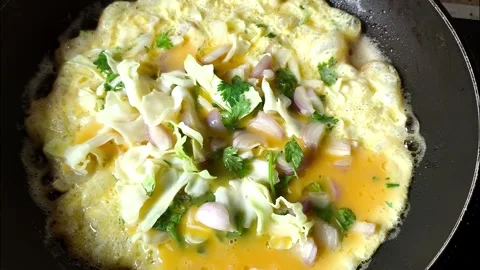 Omelet Stock-Footage 331987575