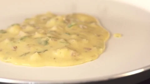 Omelette Pouring Into Frying Pan Vídeo Stock 76959797