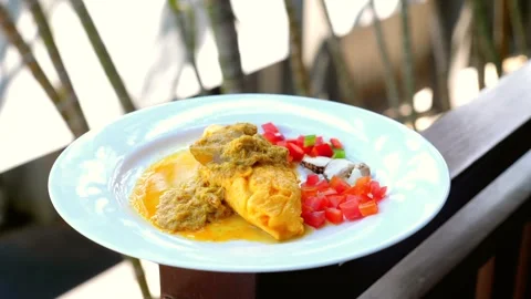 Omelette with Red Bell Pepper and Cheese. Video stock 248851584
